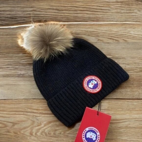 New Canada Hat Goose Black Beanie with Tan Pom - Picture 3 of 6